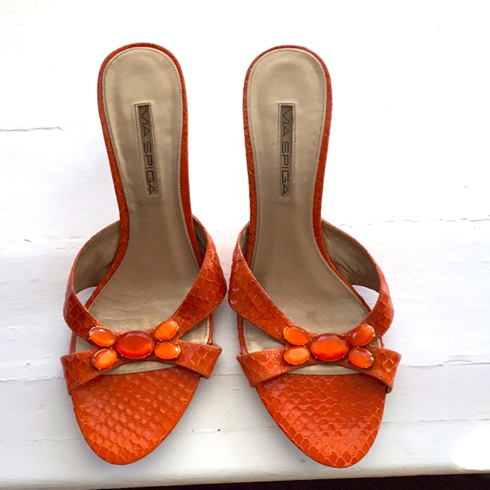 Via Spiga kitten heel